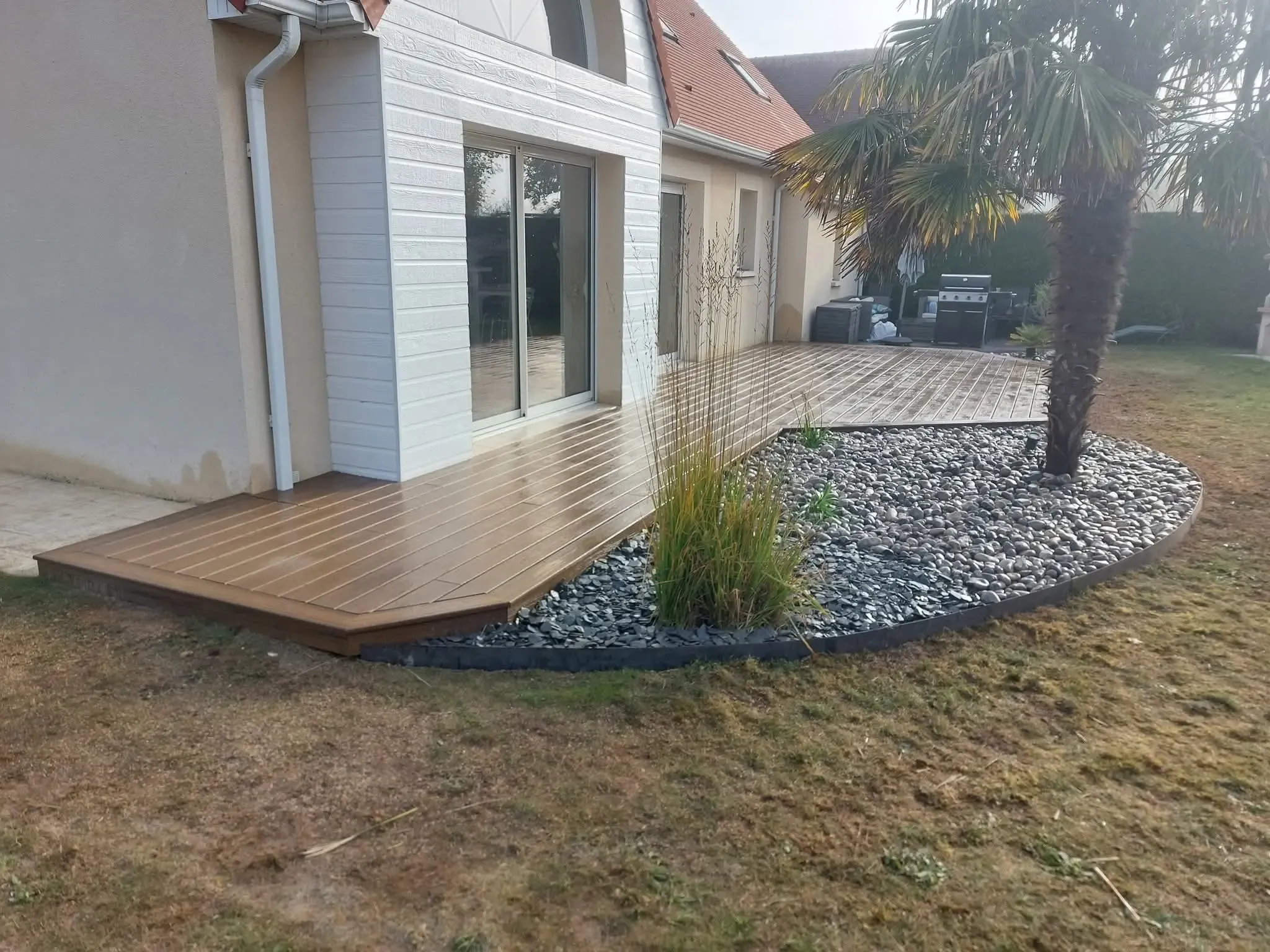 terrasse-bois-composite-maison-caen